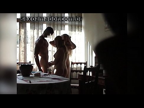 ❤️ Seksualni prijatelji pozivaju džinovskog muškarca i trojku s njim ☑ Porno u pornografiji bs.pornoxlxx.ru ️❤